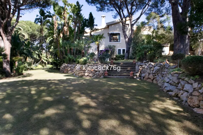 Detached Villa in Calahonda